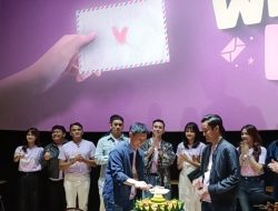 A Little White Lie: Reuni SD di Hotel Mewah Berujung Skandal Viral, Rebranding, dan Rahasia Surat yang Mengubah Segalanya