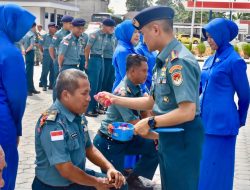 Pengabdian Yang Diapresiasi, Danlanal Bintan Pimpin Upacara Kenaikan Pangkat Prajurit