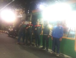 Dini Hari, Bhabinkamtibmas Cikini Sambangi Satkamling Raden Saleh, Warga Diminta Waspada