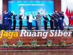 Panglima TNI Terima Penghargaan Adhibhakti Sanapati dan Berikan Ceramah Umum di BSSN