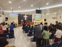 Polsek Metro Tanah Abang Laksanakan Pengamanan Ibadah Kenaikan Yesus Kristus di GBIS Jati Baru