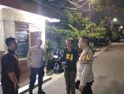 Perkuat Keamanan Lingkungan, Polsek Cempaka Putih Sambangi Pos Satkamling dan Ajak Warga Tingkatkan Kewaspadaan