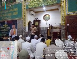 Bhabinkamtibmas Petamburan Bersama Tiga Pilar Laksanakan Tarawih Keliling Bersama Walikota Jakarta Pusat