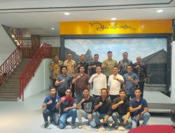 Usai Gelar Jamuan Makan Malam, Bupati Nias Selatan Didampingi Danlanal Nias Lakukan Kunjungan Kehormatan ke KRI Bung Karno-369