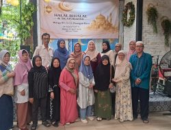 Warga RT 12 Pisangan Baru Gelar Halalbihalal, Perkuat Kebersamaan Lingkungan