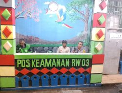 Ngobrol Santai Bhabinkamtibmas Kartini di Satkamling RW 03, Ajak Warga Aktif Jaga Lingkungan