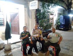 Arahan Bhabinkamtibmas Mangga Dua Selatan Di Pos Satkamling RW 006, Tekankan Lebih 1 × 24 Tamu Wajib Lapor