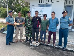 Lanal Dabo Singkep Berikan Tali Asih Kepada ABK KM Handayani Korban Kecelakaan Laut