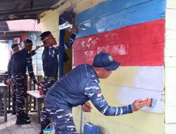 Hadirkan Semangat Pengabdian di Kampung Nelayan, Danlanal Dumai Pimpin Aksi Bakti Sosial dan Bersih Pantai