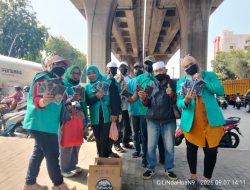 Dukung Imbauan Gubernur, PARMUSI DKI Jakarta Bagikan Masker Bagi Warga Terdampak Abu Vulkanik Anak Gunung Krakatau 