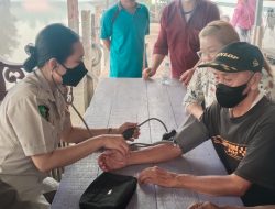 Hadir di Tengah Krisis: Polda Kalbar Gelar Bakti Kesehatan dan Salurkan Air Bersih Bagi Warga